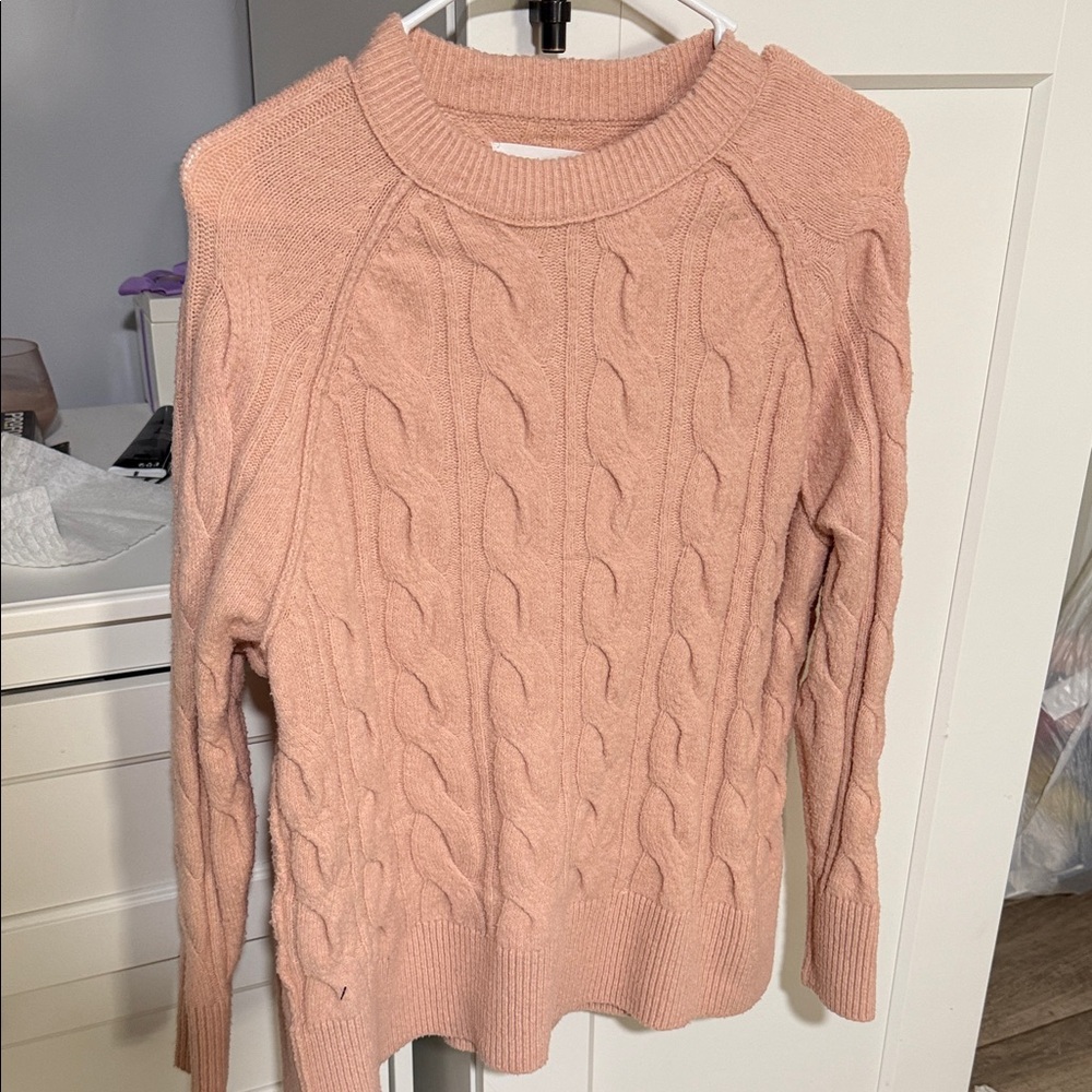 Cable-Knit Crewneck Sweater in Blush